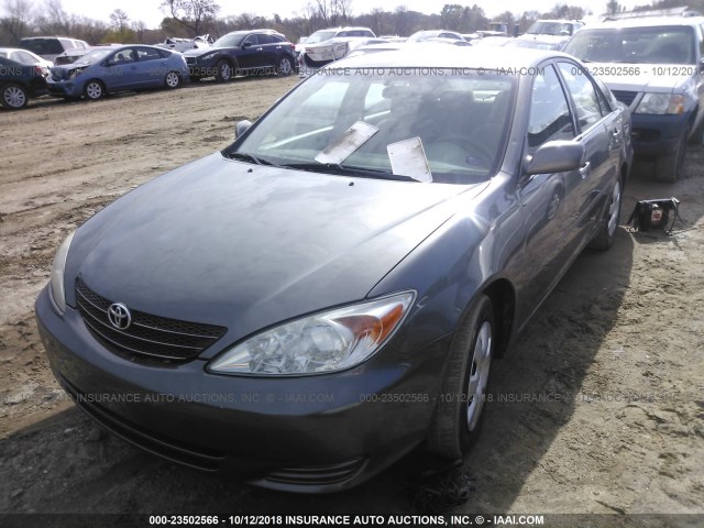 4T1BE32K72U522108 - 2002 TOYOTA CAMRY LE/XLE/SE Күміс фото 2