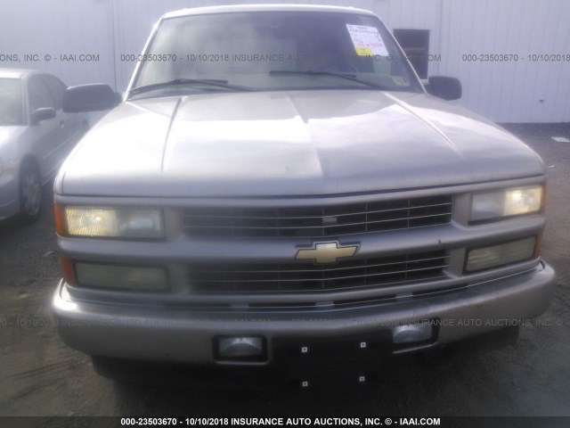 1GNEK13R9YR165690 - 2000 CHEVROLET TAHOE K1500 BEIGE photo 6