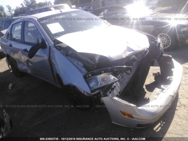 1FAHP34N27W207198 - 2007 FORD FOCUS ZX4/S/SE/SES 银色 照片 1
