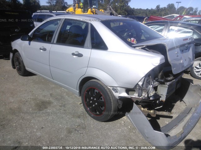1FAHP34N27W207198 - 2007 FORD FOCUS ZX4/S/SE/SES 银色 照片 3