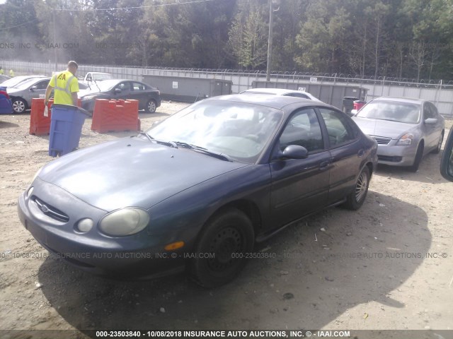 1FAFP52U7WG163933 - 1998 FORD TAURUS LX/SE BLUE photo 2