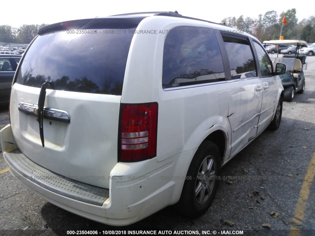 2A8HR54P58R823417 - 2008 CHRYSLER TOWN & COUNTRY TOURING WHITE photo 4