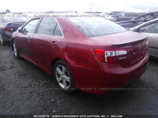 4T1BF1FK1CU581197 - 2012 TOYOTA CAMRY SE/LE/XLE 红色 照片 3