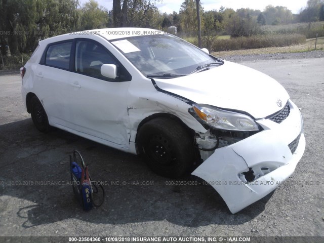 2T1KU4EE4CC845498 - 2012 TOYOTA COROLLA MATRIX  WHITE photo 1