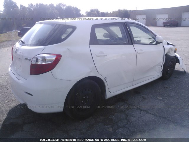 2T1KU4EE4CC845498 - 2012 TOYOTA COROLLA MATRIX  WHITE photo 4
