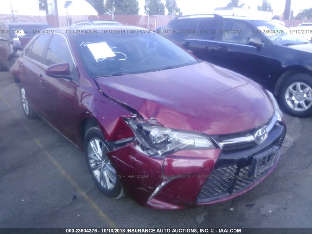 4T1BF1FK1FU913000 - 2015 TOYOTA CAMRY LE/XLE/SE/XSE 红色 照片 1