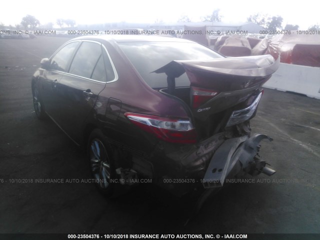 4T1BF1FK1FU913000 - 2015 TOYOTA CAMRY LE/XLE/SE/XSE 红色 照片 3