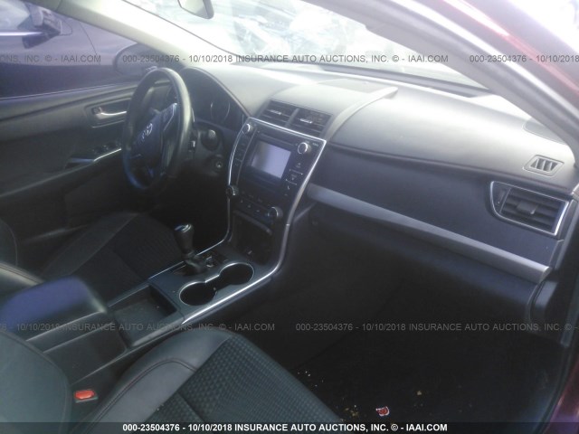 4T1BF1FK1FU913000 - 2015 TOYOTA CAMRY LE/XLE/SE/XSE 红色 照片 5