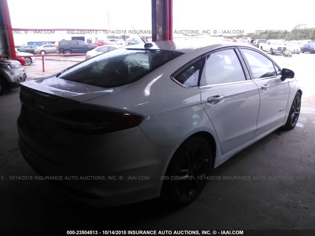 3FA6P0LU1JR102354 - 2018 FORD FUSION SE HYBRID WHITE photo 4