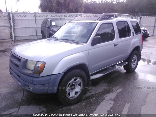 5N1ED28T5YC612690 - 2000 NISSAN XTERRA XE/SE SILVER photo 2