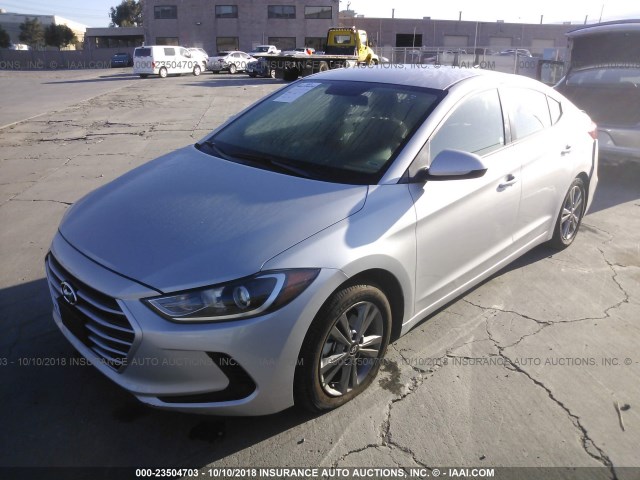 5NPD84LF2JH291025 - 2018 HYUNDAI ELANTRA SEL/VALUE/LIMITED SILVER photo 2