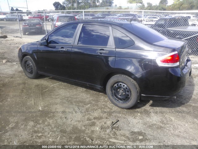 1FAHP34N28W133993 - 2008 FORD FOCUS S/SE BLACK photo 3