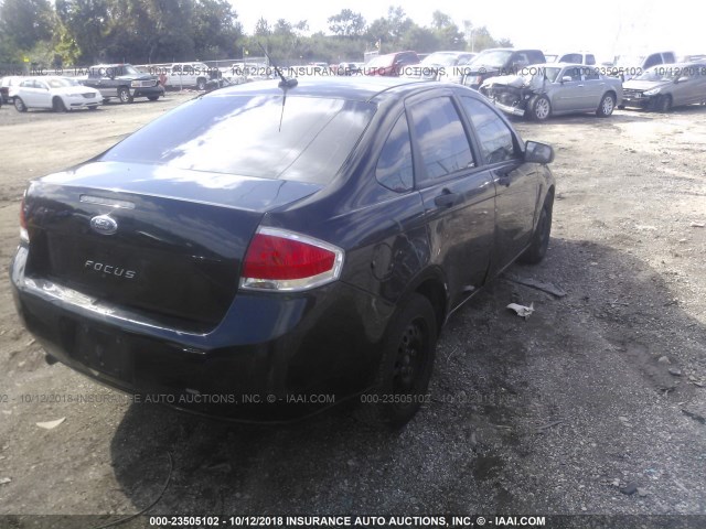 1FAHP34N28W133993 - 2008 FORD FOCUS S/SE BLACK photo 4