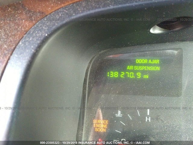 1LNHM81W8XY695019 - 1999 LINCOLN TOWN CAR EXECUTIVE SILVER photo 7