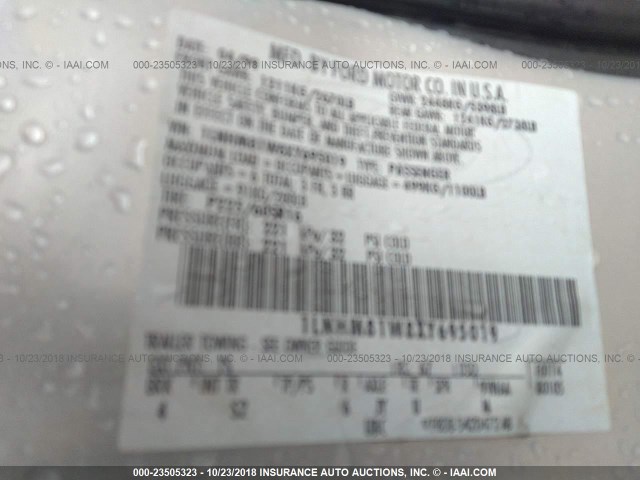 1LNHM81W8XY695019 - 1999 LINCOLN TOWN CAR EXECUTIVE SILVER photo 9