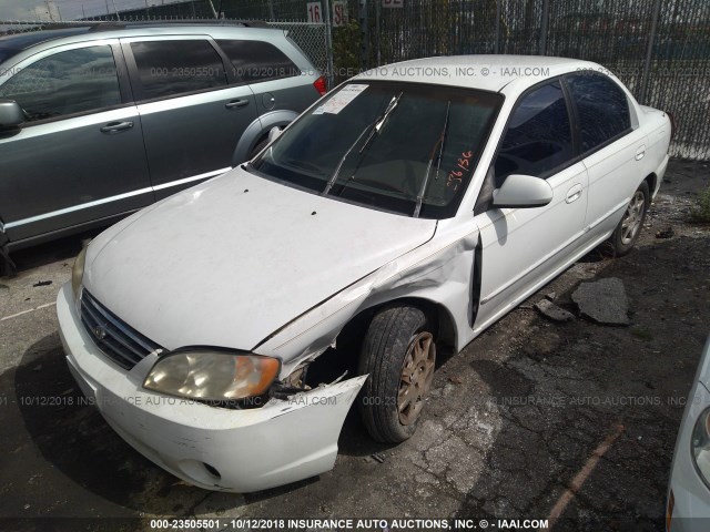 KNAFB121X35286136 - 2003 KIA SPECTRA LS WHITE photo 2