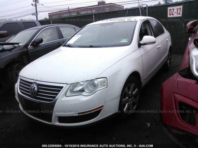 WVWAK73C87P111619 - 2007 VOLKSWAGEN PASSAT 2.0T/WOLFSBURG WHITE photo 2