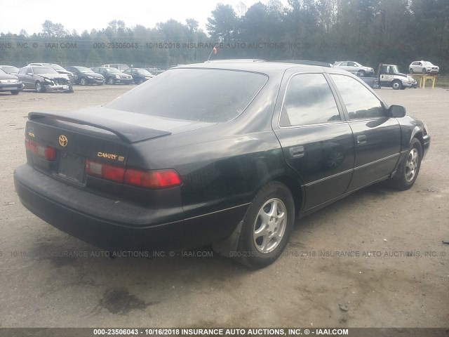 4T1BG28K0WU233590 - 1998 TOYOTA CAMRY CE/LE/XLE 黑色 照片 4