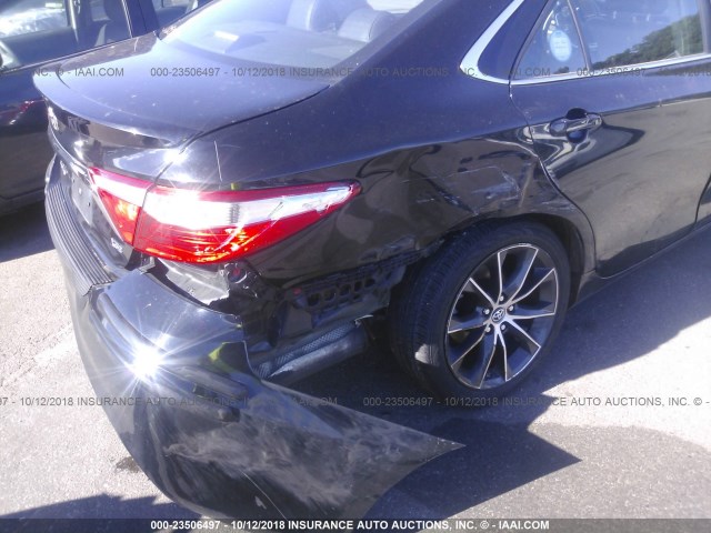 4T1BF1FK6GU123905 - 2016 TOYOTA CAMRY LE/XLE/SE/XSE 黑色 照片 6