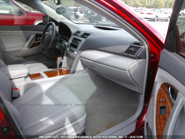 4T1BE46KX9U401910 - 2009 TOYOTA CAMRY SE/LE/XLE RED photo 5
