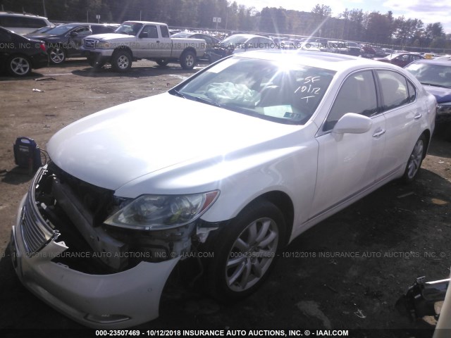 JTHGL46F775004860 - 2007 LEXUS LS 460L WHITE photo 2