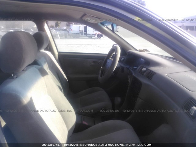 4T1BG22K2XU615128 - 1999 TOYOTA CAMRY CE/LE/XLE 金色 照片 5