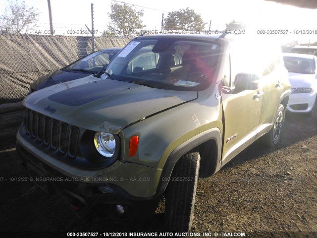 ZACCJBCT4FPB94479 - 2015 JEEP RENEGADE TRAILHAWK GREEN photo 2