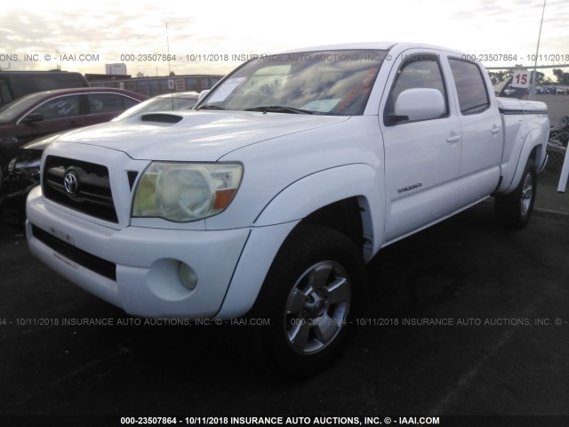 5TEKU72N98Z504847 - 2008 TOYOTA TACOMA DBL CAB PRERUNNER LNG BED WHITE photo 2