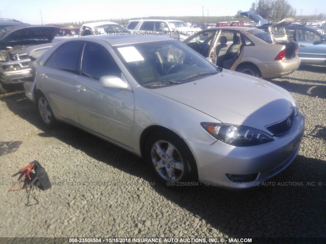 4T1BE30KX6U659066 - 2006 TOYOTA CAMRY LE/XLE/SE SILVER photo 1