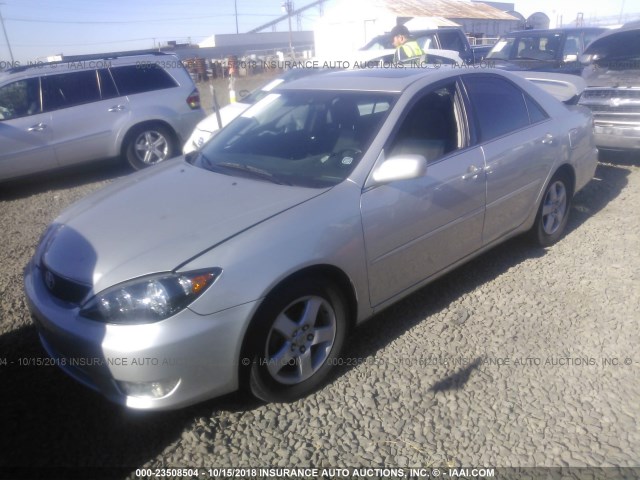 4T1BE30KX6U659066 - 2006 TOYOTA CAMRY LE/XLE/SE SILVER photo 2