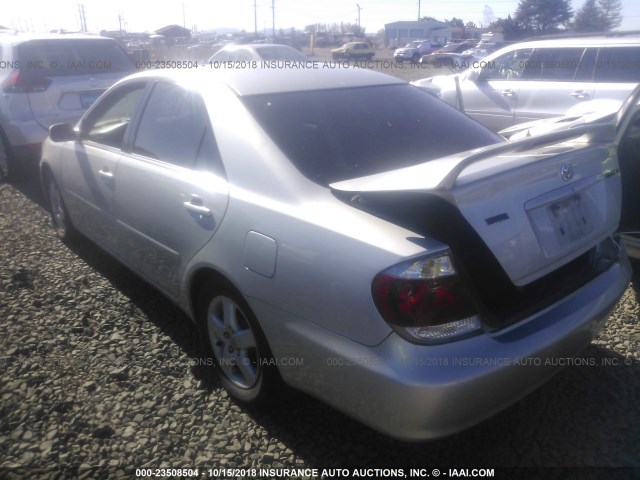 4T1BE30KX6U659066 - 2006 TOYOTA CAMRY LE/XLE/SE SILVER photo 3