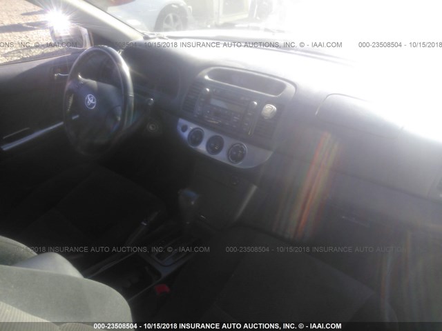 4T1BE30KX6U659066 - 2006 TOYOTA CAMRY LE/XLE/SE SILVER photo 5