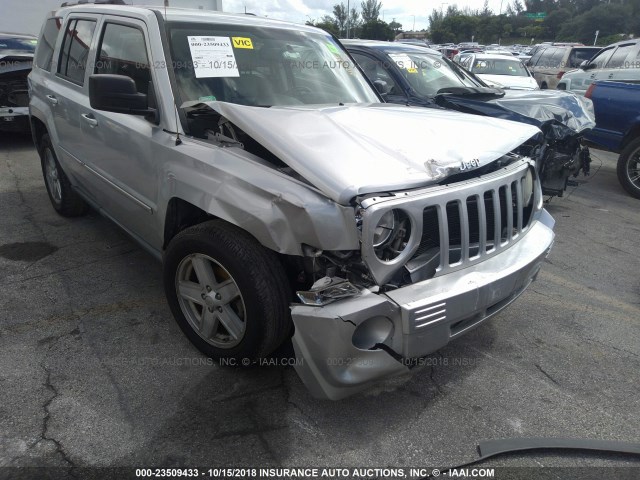 1J4NT4GB1AD506114 - 2010 JEEP PATRIOT LIMITED SILVER photo 6