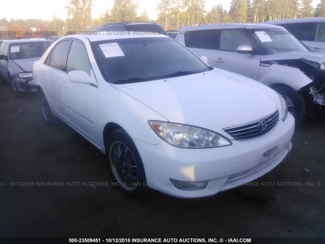 JTDBE30K453018696 - 2005 TOYOTA CAMRY LE/XLE/SE 白色 照片 1