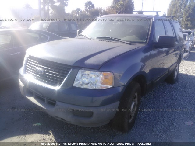 1FMRU13W24LA70763 - 2004 FORD EXPEDITION XLS BLUE photo 2