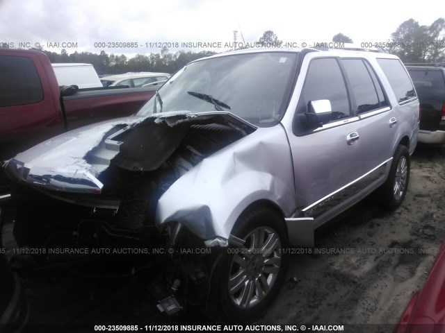 5LMJJ2H53BEJ09404 - 2011 LINCOLN NAVIGATOR 银色 照片 2