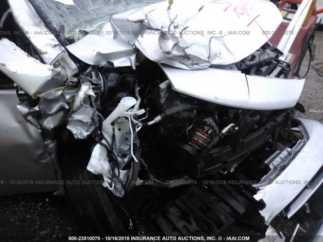 3N1CE2CP4GL383976 - 2016 NISSAN VERSA NOTE S/S PLUS/SV/SL/SR SILVER photo 6