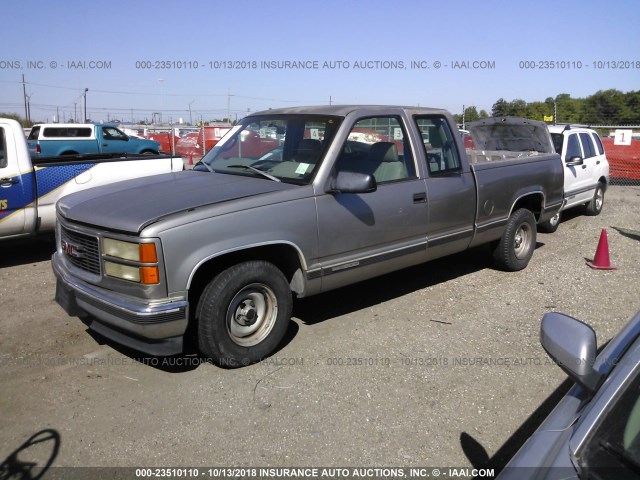 1GTEC19W2WE552282 - 1998 GMC SIERRA C1500 GRAY photo 2