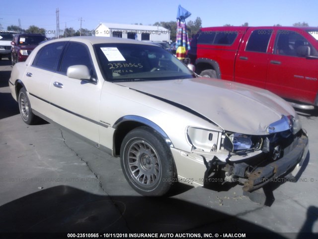 1LNHM83W5YY929275 - 2000 LINCOLN TOWN CAR CARTIER CREAM photo 1