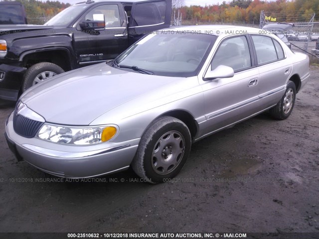 1LNHM97V32Y694146 - 2002 LINCOLN CONTINENTAL  SILVER photo 2