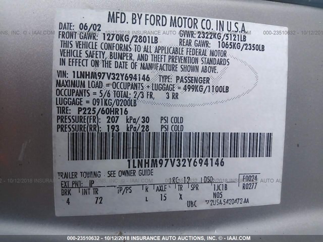 1LNHM97V32Y694146 - 2002 LINCOLN CONTINENTAL  Silber Foto 9