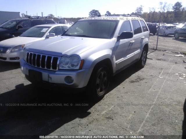 1J8HR58236C295252 - 2006 JEEP GRAND CHEROKEE LIMITED SILVER photo 2