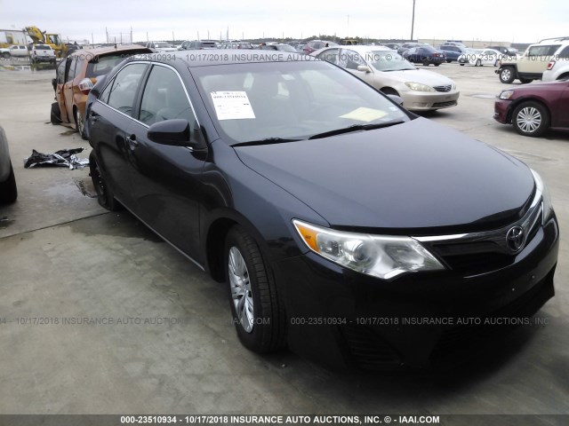4T4BF1FKXER374509 - 2014 TOYOTA CAMRY L/SE/LE/XLE 黑色 照片 1