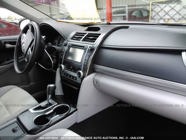 4T4BF1FKXER374509 - 2014 TOYOTA CAMRY L/SE/LE/XLE 黑色 照片 5