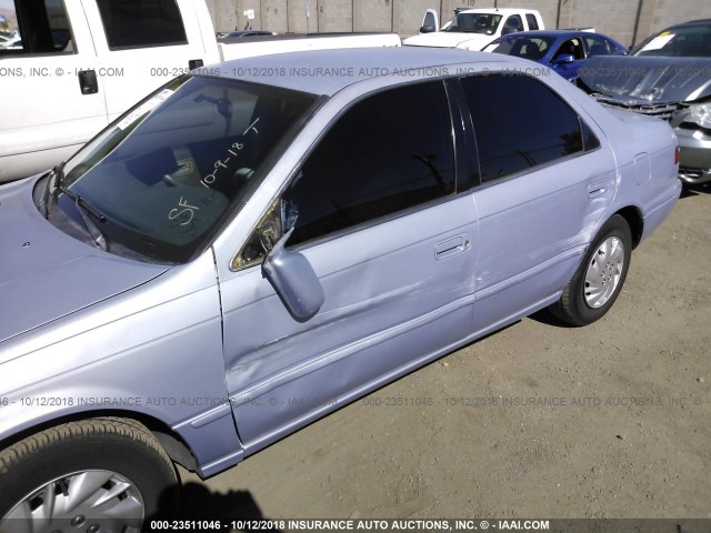 4T1BG22K4VU146573 - 1997 TOYOTA CAMRY CE/LE/XLE იასამნისფერი ფოტო 6