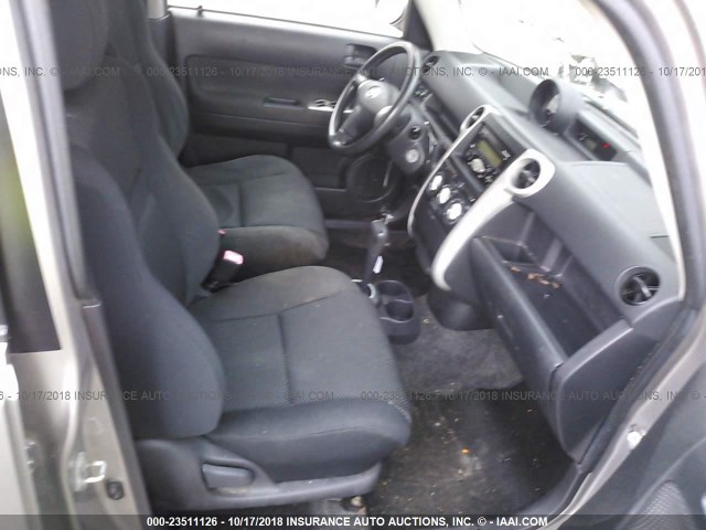 JTLKT324554020931 - 2005 TOYOTA SCION XB Сұр фото 5