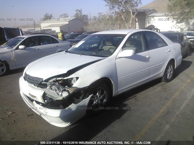 4T1BF32K84U070086 - 2004 TOYOTA CAMRY LE/XLE/SE WHITE photo 2