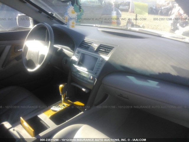 4T1BK46K77U053179 - 2007 TOYOTA CAMRY NEW GENERAT LE/XLE/SE SILVER photo 5