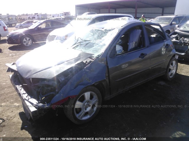 1FAHP34N67W143389 - 2007 FORD FOCUS ZX4/S/SE/SES ვერცხლისფერი ფოტო 2