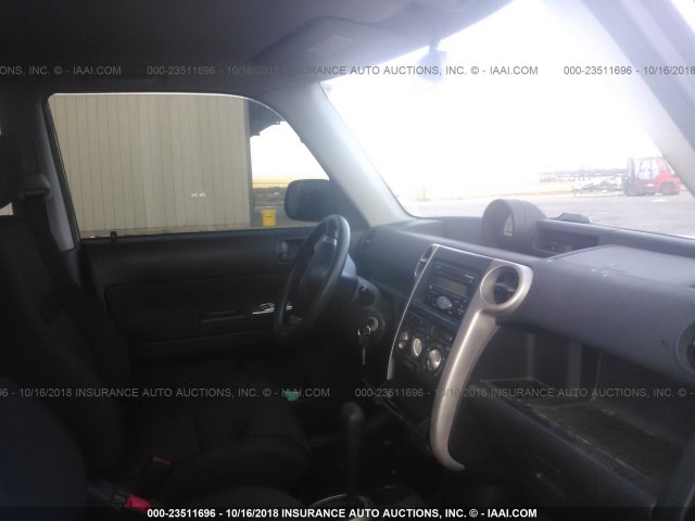 JTLKT324050217254 - 2005 TOYOTA SCION XB Сұр фото 5